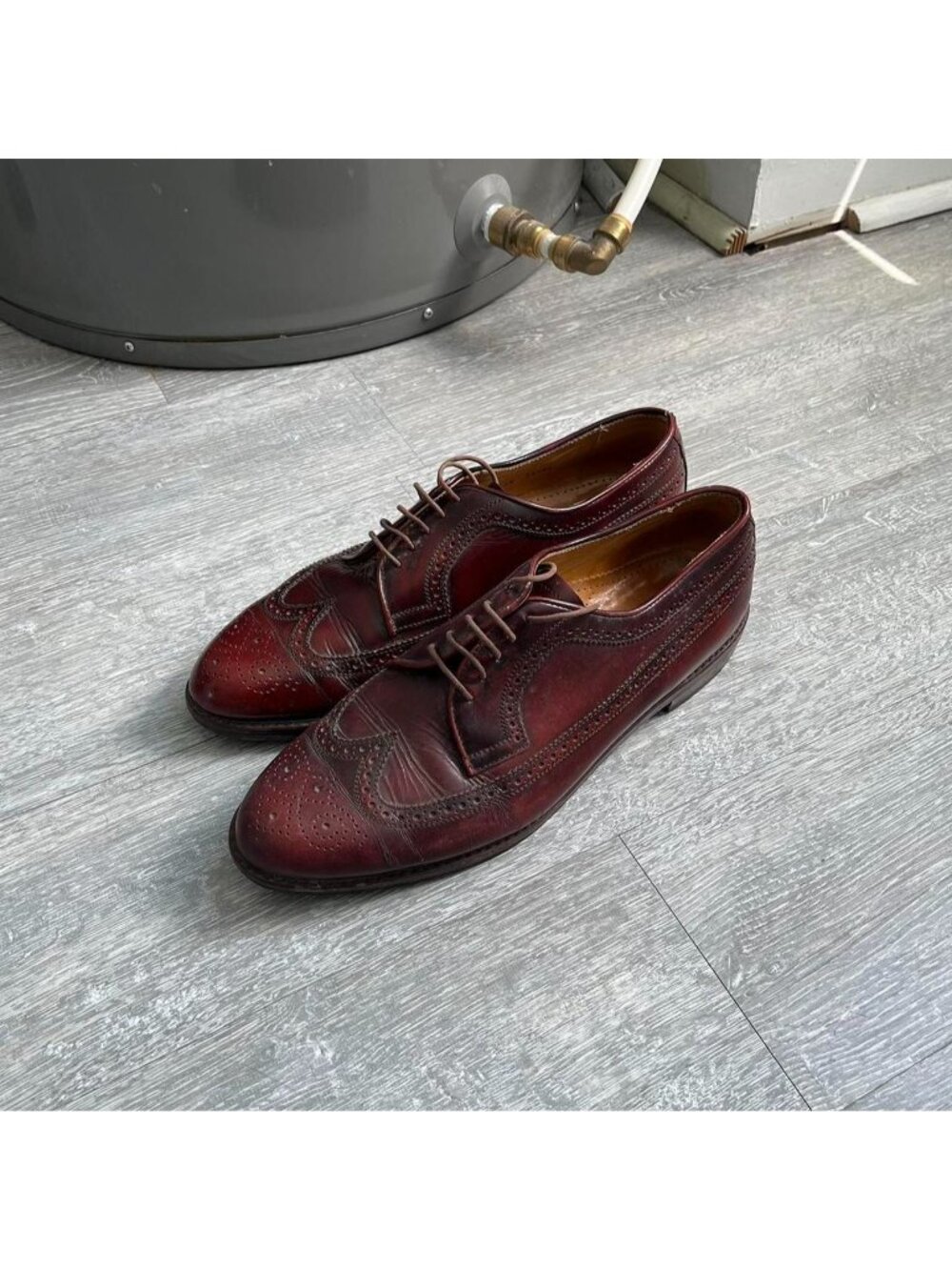 Burgundy Red Vintage 80’s / 90’s “Kidskin” Wingtip Oxford Preppy Leather Shoes